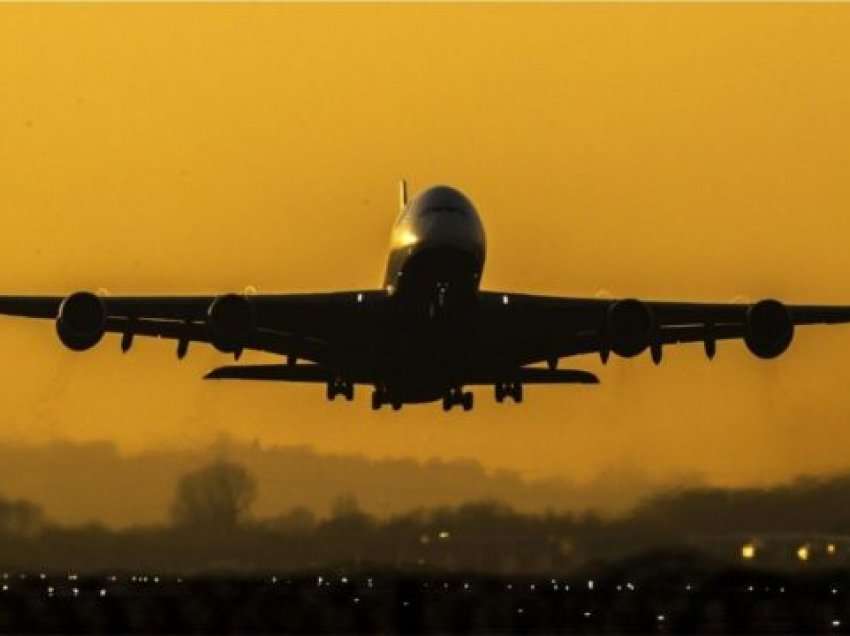 Aeroporti Heathrow u kërkon linjave ajrore të ndalojnë shitjen e biletave verore
