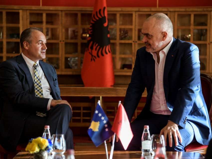 “Kosova t’i bashkohet “Ballkanit të Hapur””, Bytyçi fton në debat televiziv Hoxhajn: Po flet me mendjen e këtij politikani