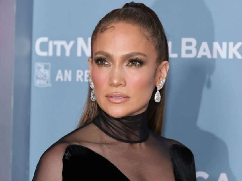 “Pyesja mjekun nëse jam çmendur”- Jennifer Lopez tregon si i ka ndryshuar jeta pas një sulmi të fortë paniku