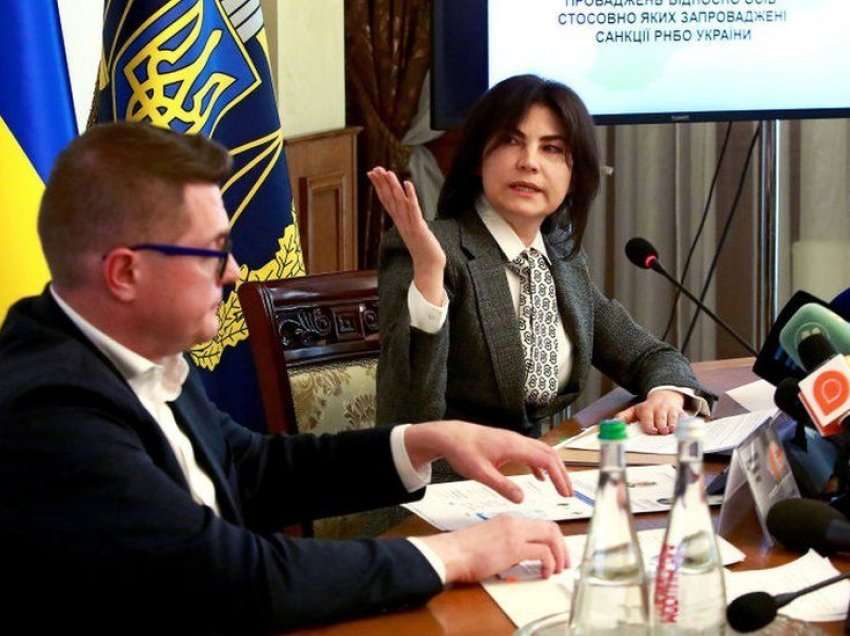Zelenskiy shkarkon shefin e spiunazhit dhe prokurorin e shtetit të Ukrainës, duke përmendur bashkëpunimin me Rusinë