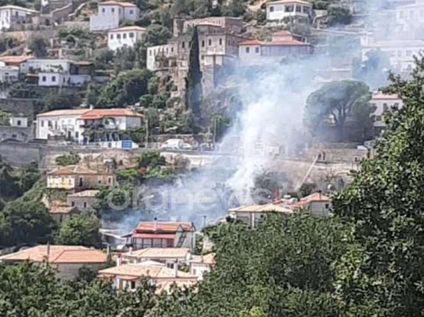 Zjarr në fshatin Vuno të Himarës, rrezikohen banesat