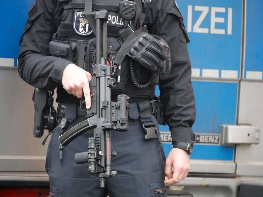 “Çmontohet” banda e drogës në Gjermani, arrestohen 4 shqiptarë 
