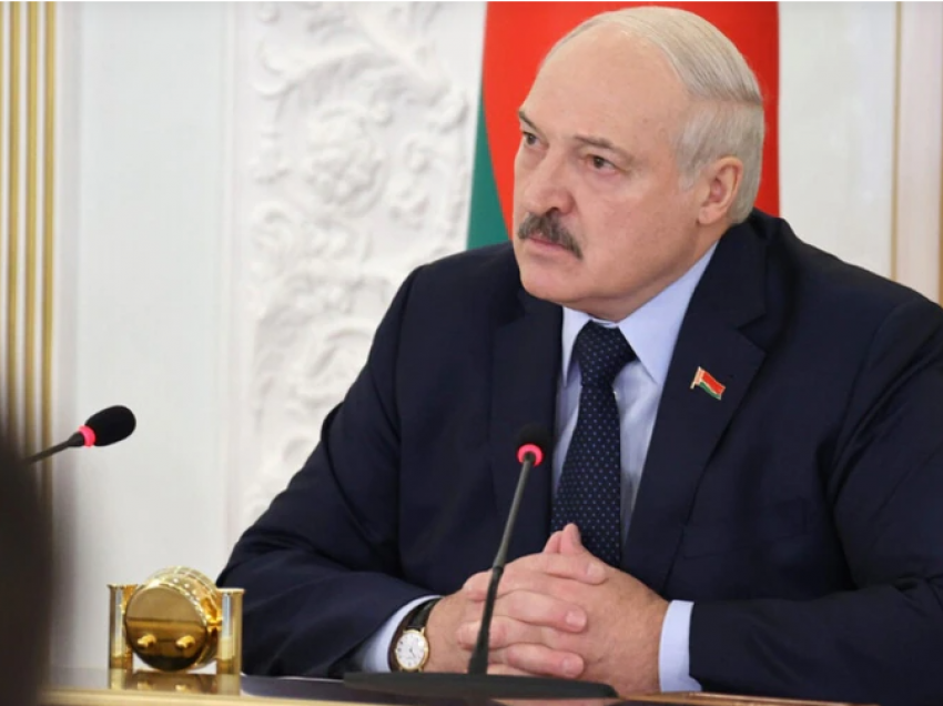 Lukashenka: Bjellorusia është autoritare