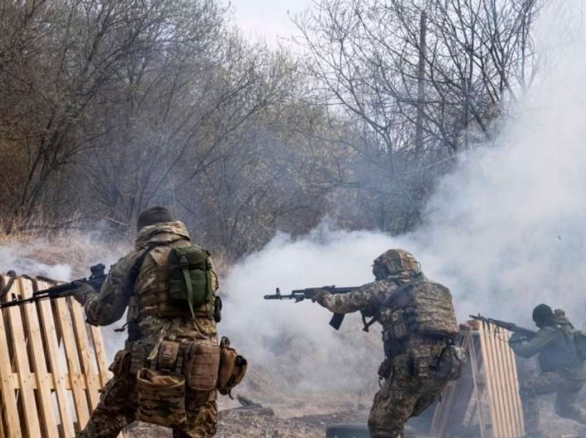Instruktorët amerikanë, britanikë trajnojnë forcat ukrainase