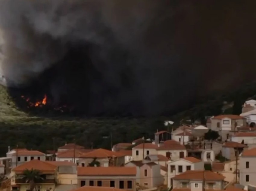 Përfshihen nga flakët dy fshatra në Greqi, evakuohen banorët