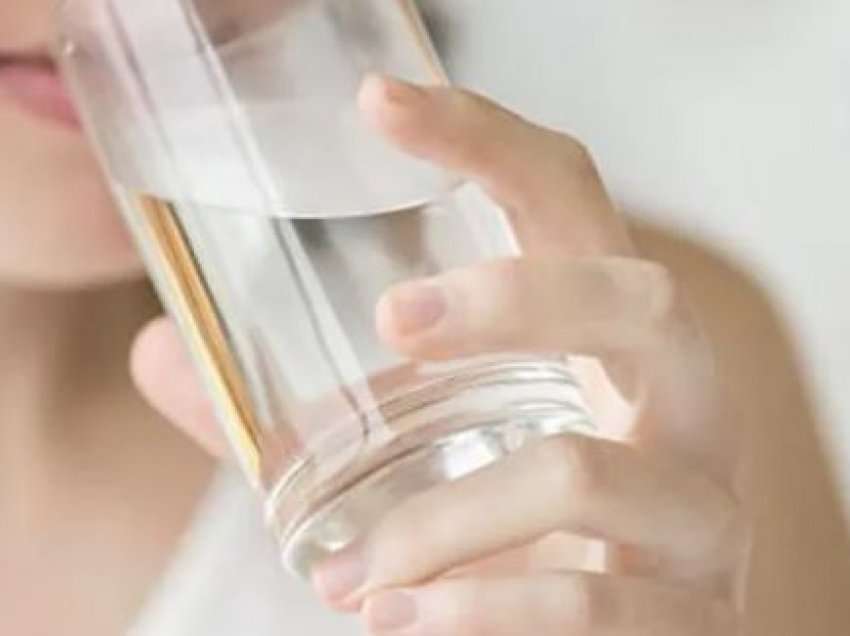 Pirja e ujit sjell disa përfitime që ndoshta nuk i keni ditur