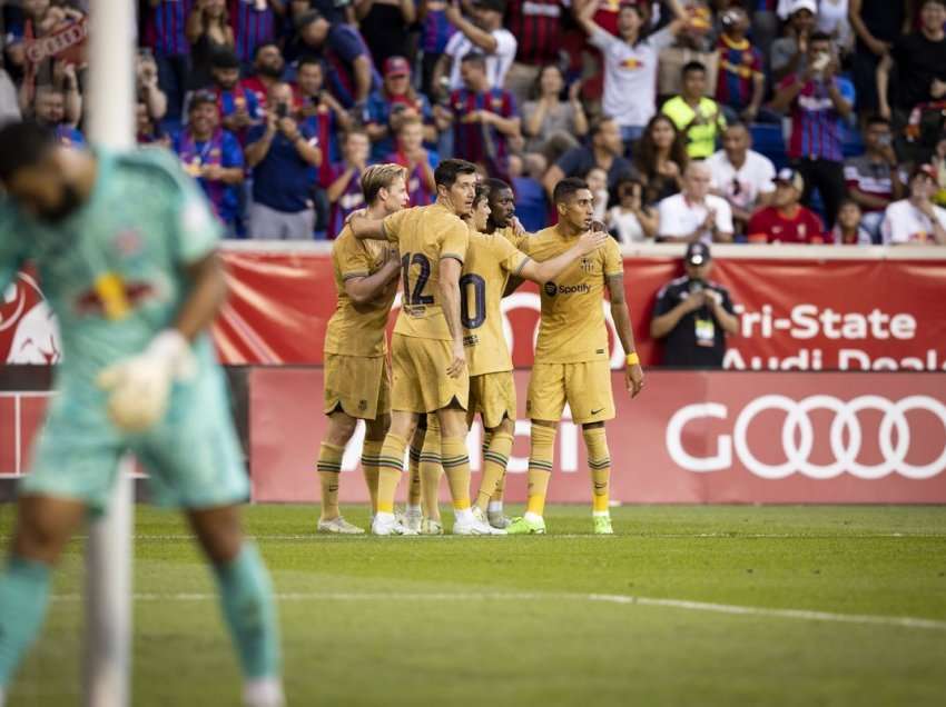 Barcelona fiton falë golave nga Dembele e Depay