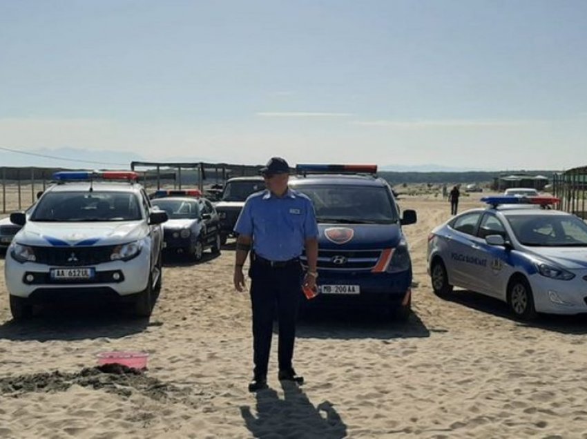 Nis “lufta” për shezllonet në Shqipëri: Përleshje në plazhin e Durrësit