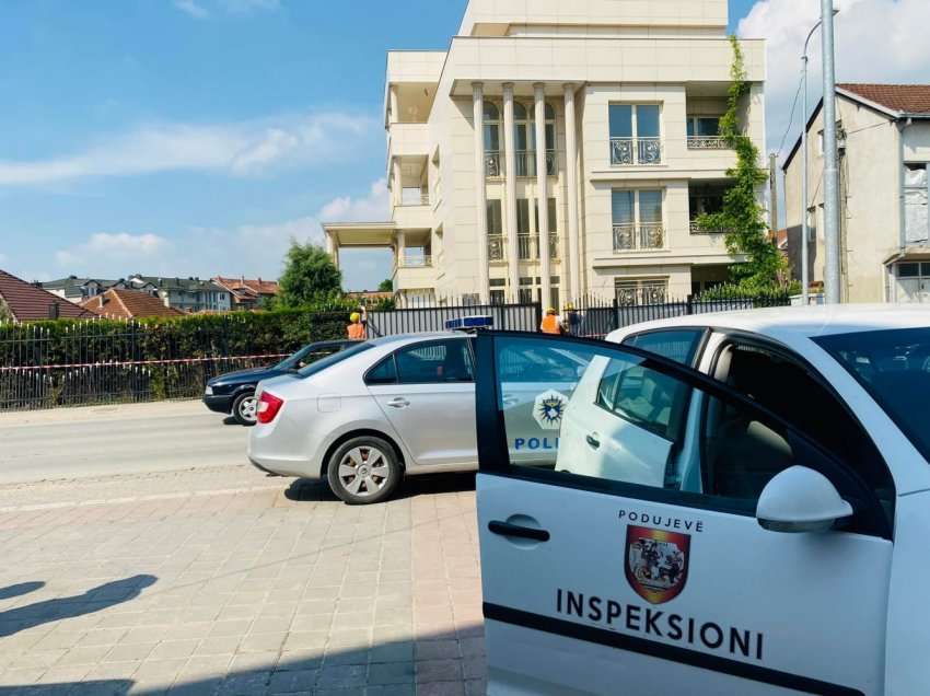 Aksion i Inspektoratit në Podujevë, lirohen hapësirat publik në qytet