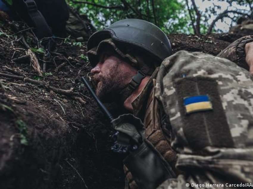 Si mund të marrë fund lufta në Ukrainë?