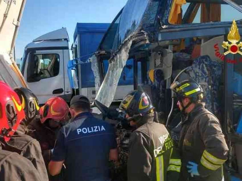 Tragjike: Aksidentohet autobusi me qytetarë nga Kosova në Itali