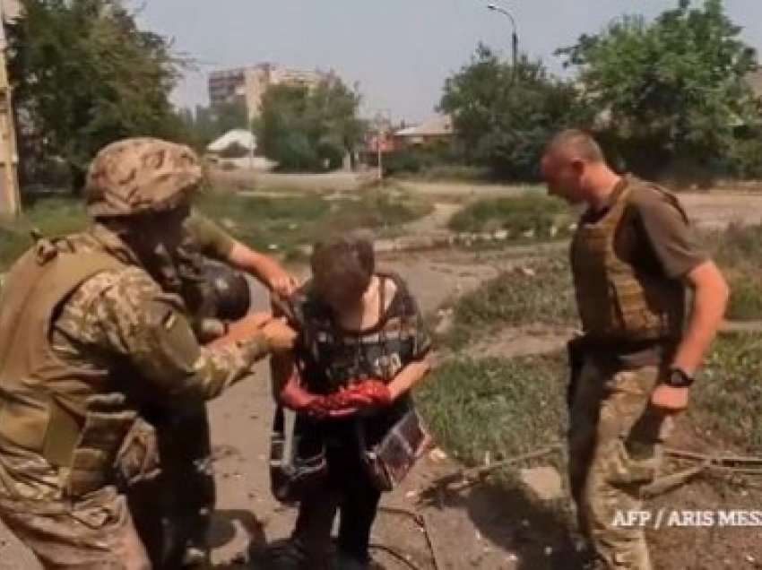 Dalin pamjet/ Shkëmbim zjarri mes trupave rusë dhe ukrainas, shtëpi në flakë dhe njerëz të plagosur
