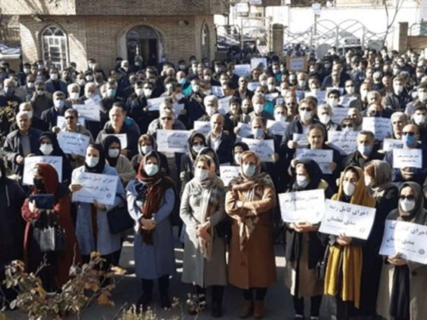Arrestohen dhjetëra mësues iranianë pas mbajtjes së protestave