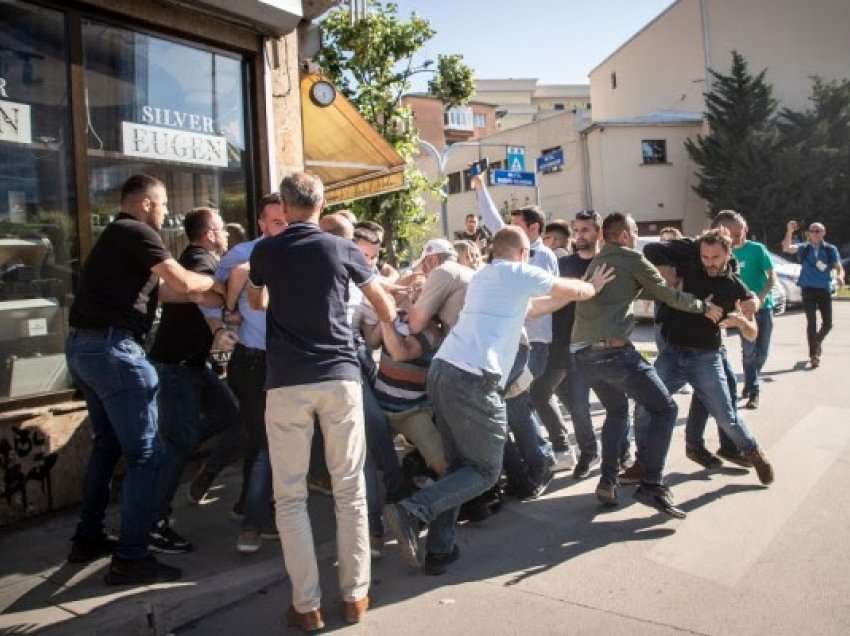​Gjatë arrestimit të Molliqajt dhe aktivistëve të PSD-së u lënduan tre policë