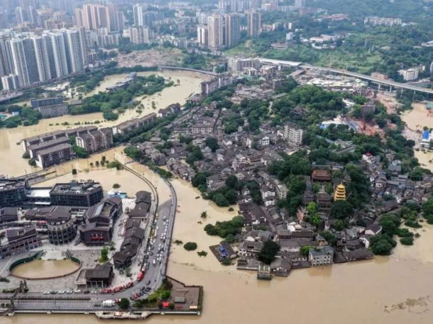 Qindra mijëra të evakuuar në Kinë për shkak të përmbytjeve