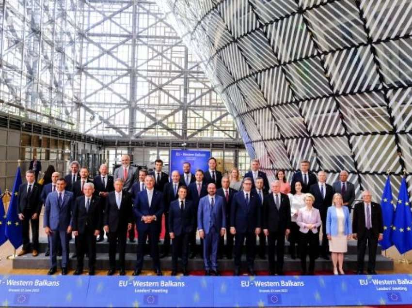 Përfundon Samiti në Bruksel, shkrepet fotografia e përbashkët e liderëve