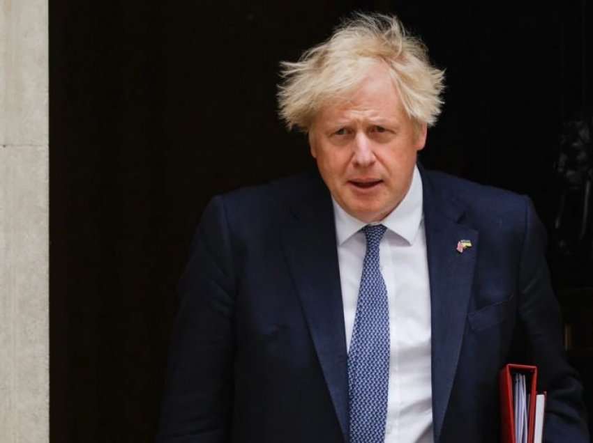 Kryeministri britanik Johnson nën presion pas humbjes së konservatorëve në zgjedhje