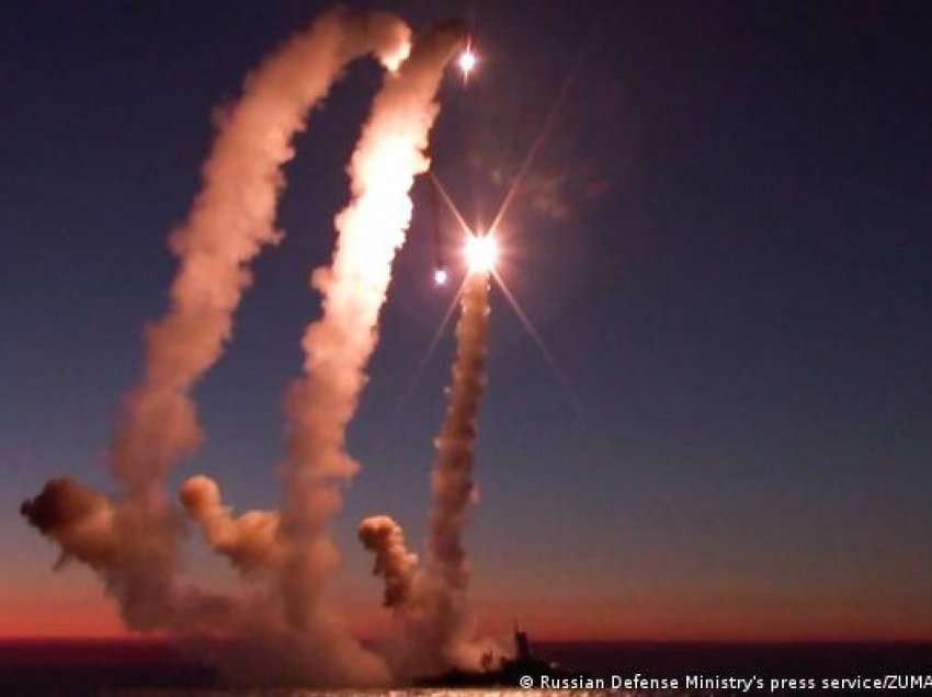 Gati 50 raketa lundrimi u lëshuan në Ukrainë gjatë natës