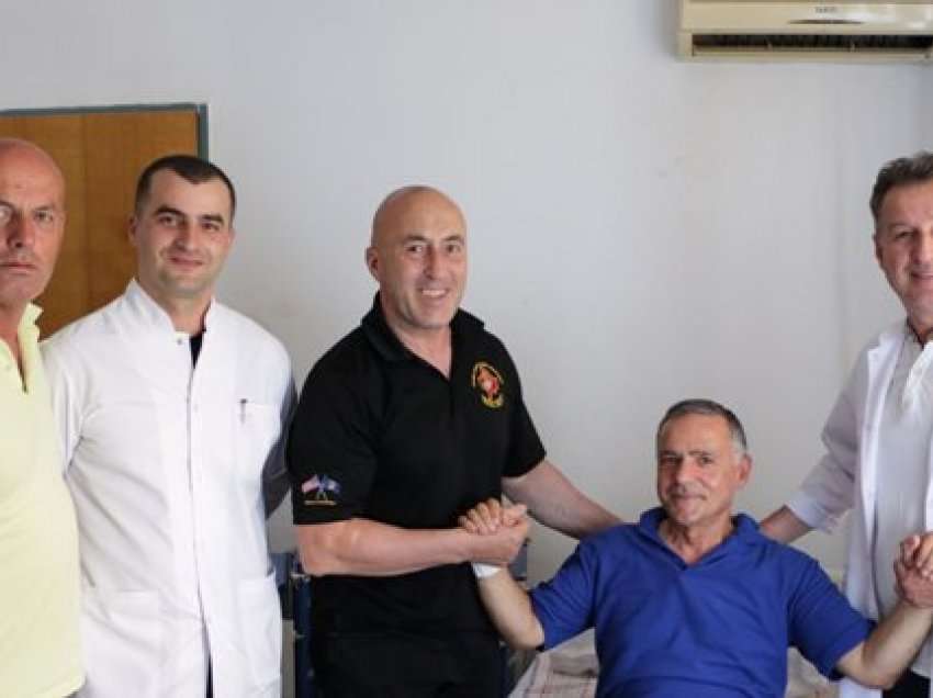 Operohet Ahmet Isufi, Ramush Haradinaj e viziton në spital