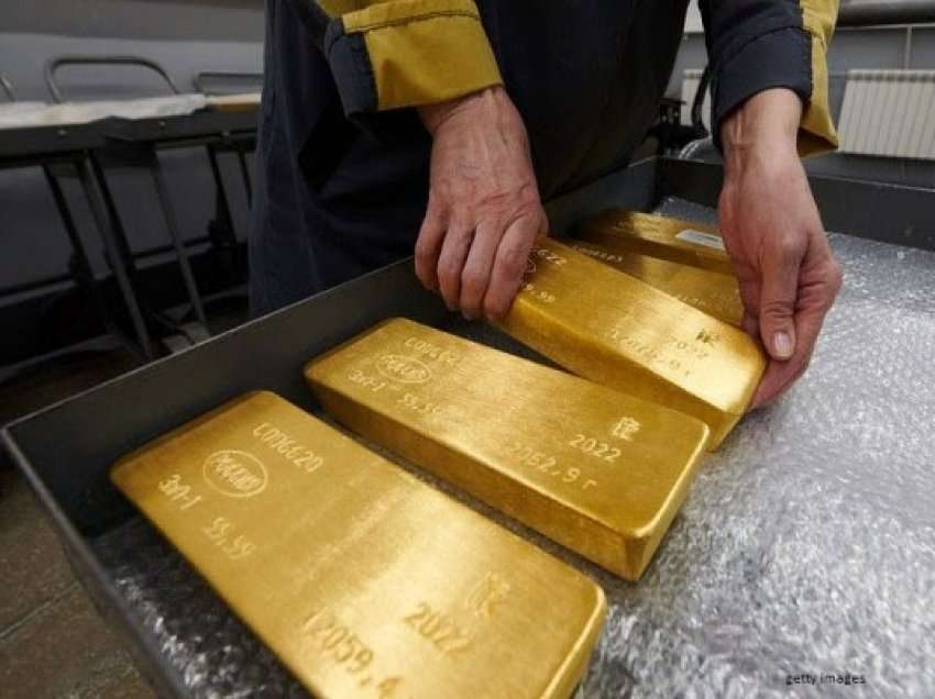 ​Britania e Madhe do të ndalojë importin e arit rus