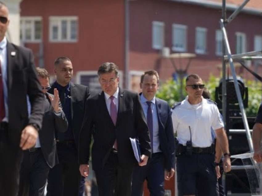 ​Liderët opozitarë presin Lajçakun: Marrëveshja me Serbinë të përfundojë me njohje reciproke
