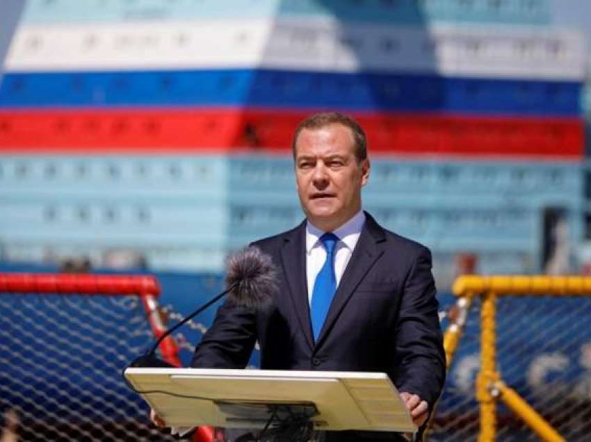 Medvedev: Sanksionet perëndimore janë agresion dhe mund të justifikojnë luftën 