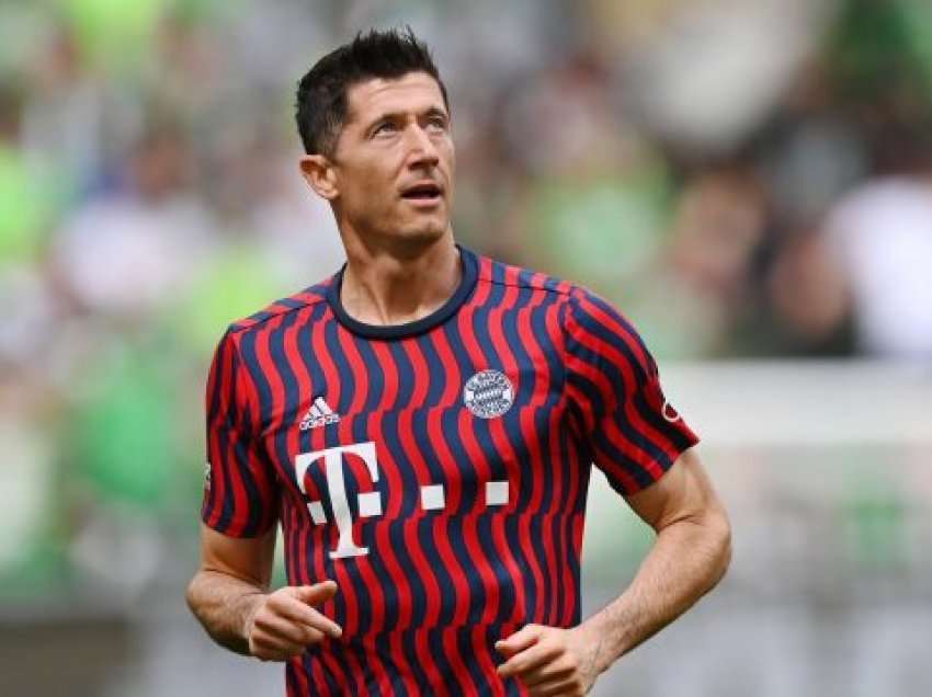 Thirrja e ish-presidentit të Bayernit: Barcelona të ndalojë ofertat për Lewandowskin