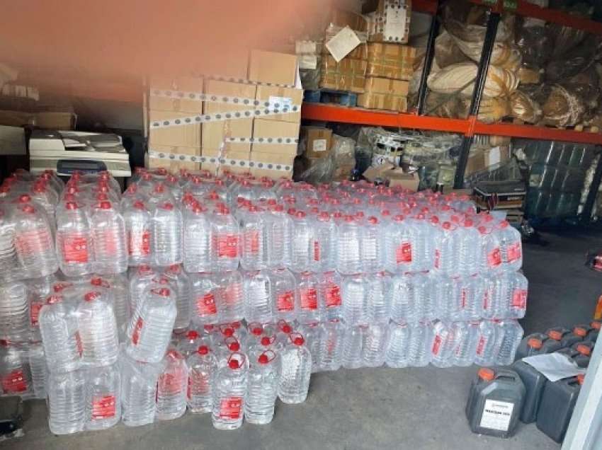 ​Parandalohet kontrabanda e 2400 litrave alkohol në veri të Mitrovicës