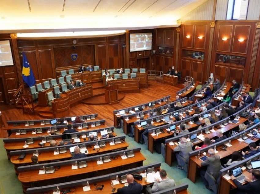 Eskalon debati në Kuvend, përplasje PDK-VV për veteranët - opozita lëshon sallën
