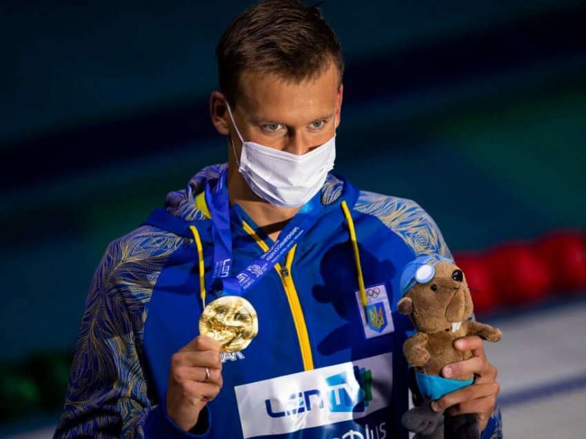 Medalisti ukrainas rrëmben armët: Nuk iki nga vendi