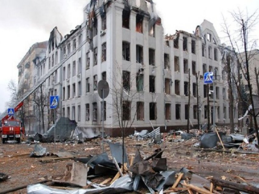 ​Kherson bëhet qyteti i parë i madh ukrainas që bie nën pushtimin rus