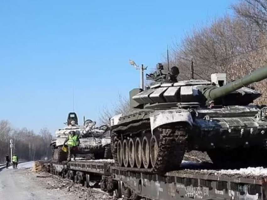 Tanket e dërguara nga Rusia në Ukrainë mbajnë “firmën” e Roman Abramoviç