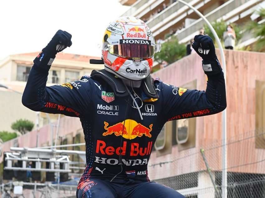 Verstappen rinovon kontratën me Red Bull-in
