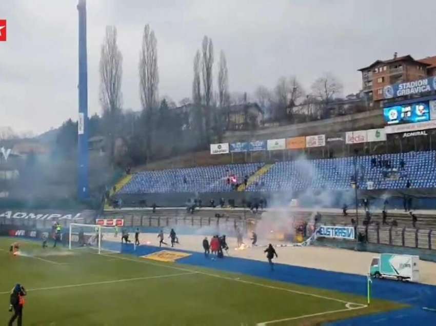 Tifozët futen në fushë, rrahje në ndeshjen mes Zhelezniçarit dhe Sarajevës
