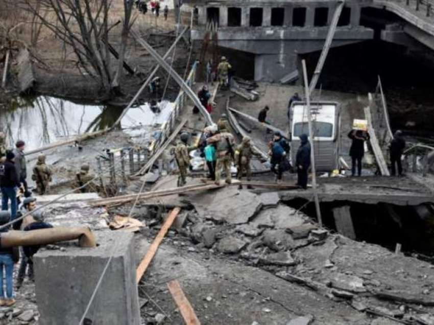 Vazhdojnë bombardimet në disa qytete të Ukrainës