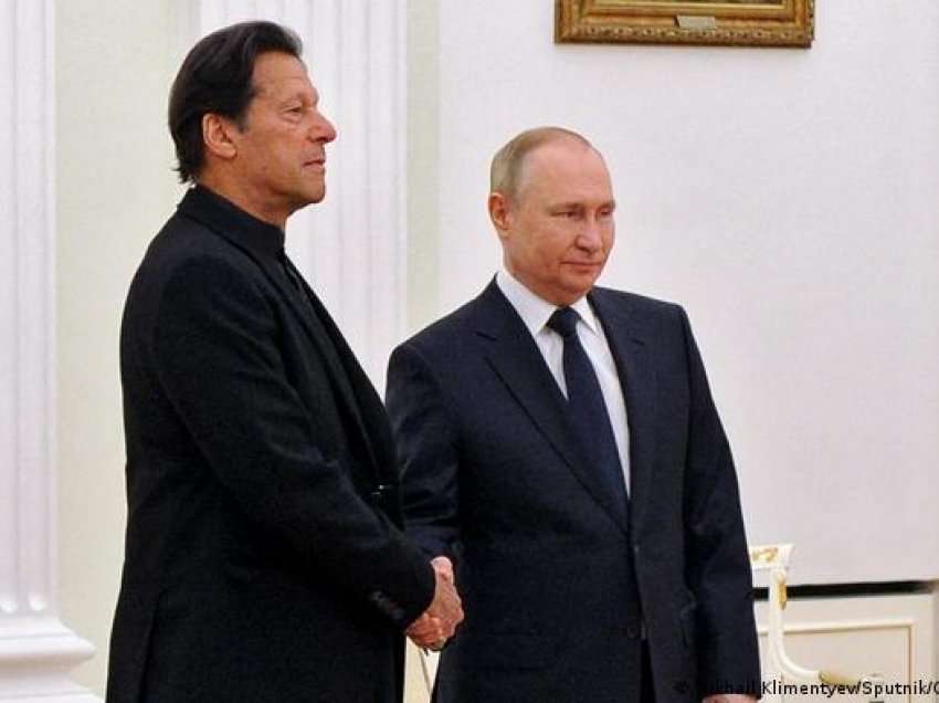 Pakistanit iu kërkua që të dënoi agresionin rus ndaj Ukrainës, ja si përgjigjet kryeministri pakistanez