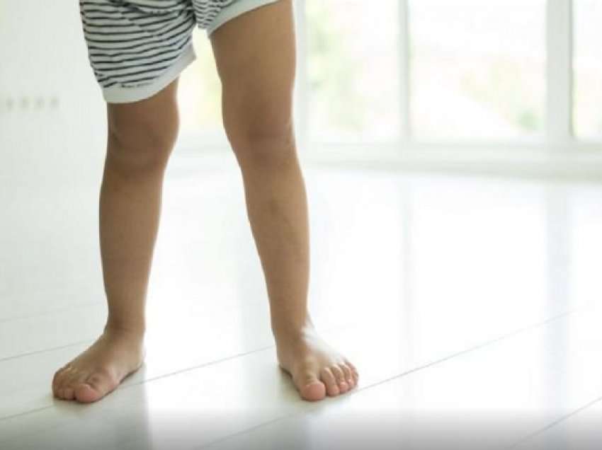 Pse fëmijët ankohen për dhimbje në këmbë natën dhe si t’i ndihmoni ata