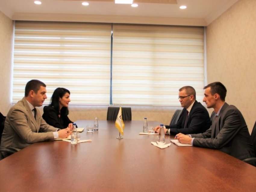 Guvernatori Mehmeti takoi Komisioneren për Informim dhe Privatësi, Sogojeva Dermaku