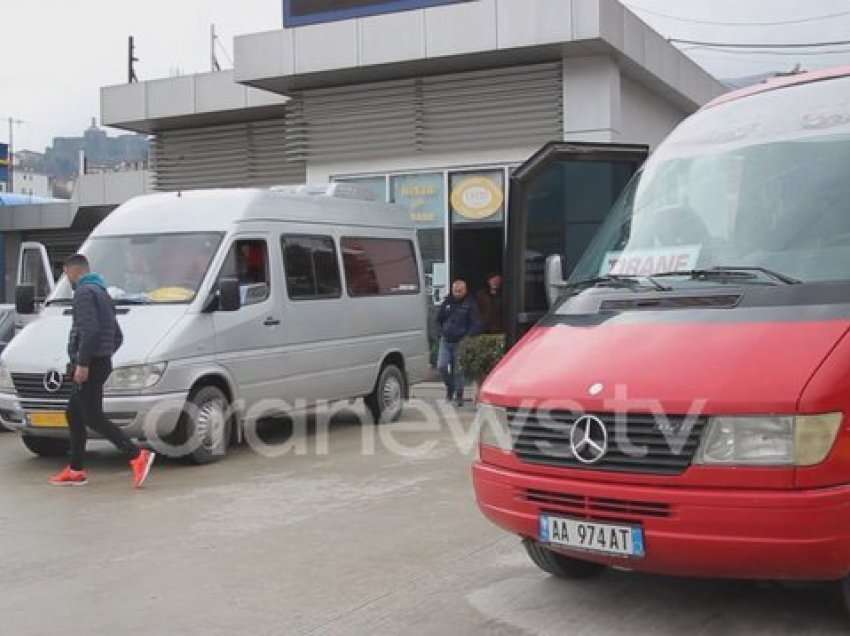 Gjirokastër-Tiranë +250 lekë, transportuesit rrisin biletën e autobusëve pas rritjes së naftës