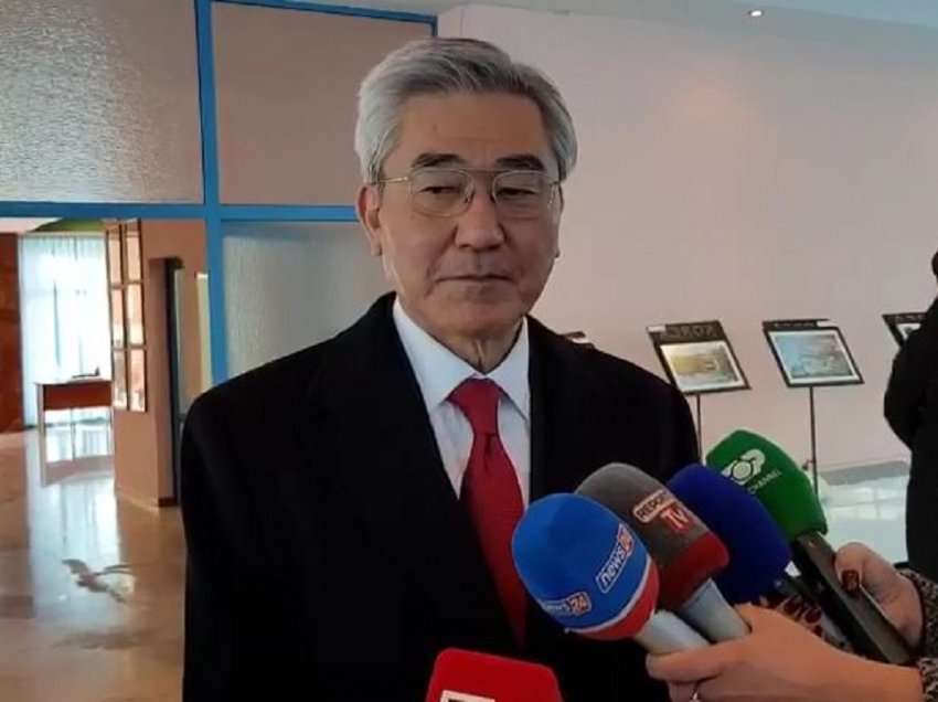Ambasadori japonez nga Korça: I shqetësuar për situatën aktuale mes Rusisë dhe Ukrainës