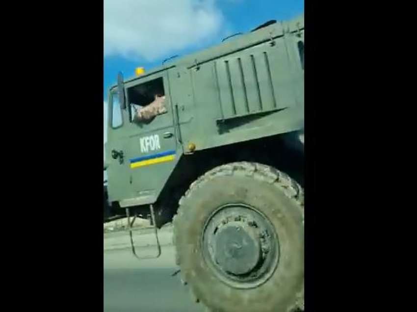 Ushtarët e Ukrainës largohen nga Kosova