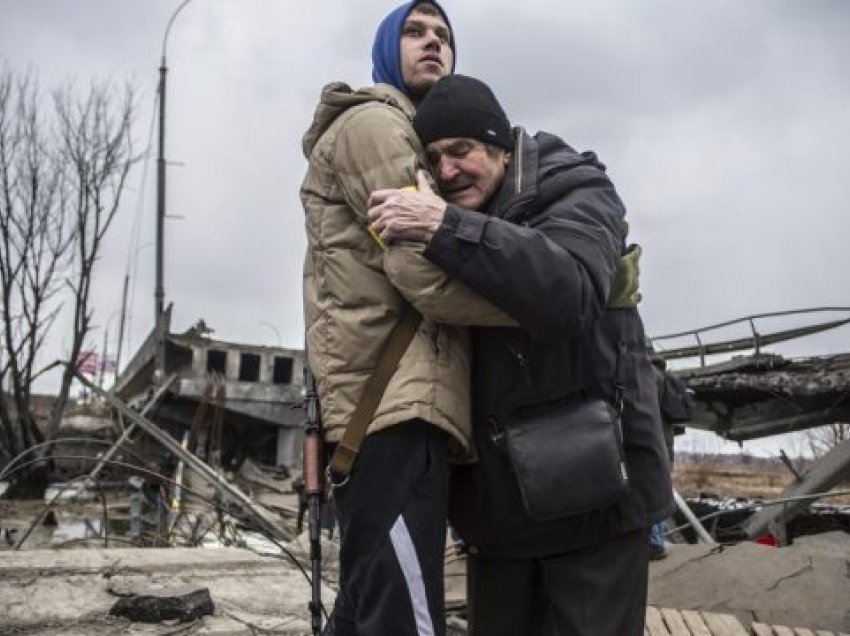 Gjermanët dhurojnë para të majme për t’i ndihmuar ukrainasit