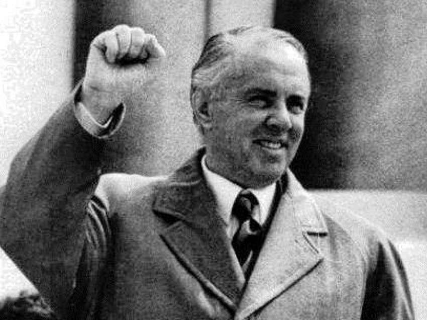 Zbulohet ditari sekret i Enver Hoxhës: Myslim Peza na e fshihte që ishte paguar nga jugosllavët! 