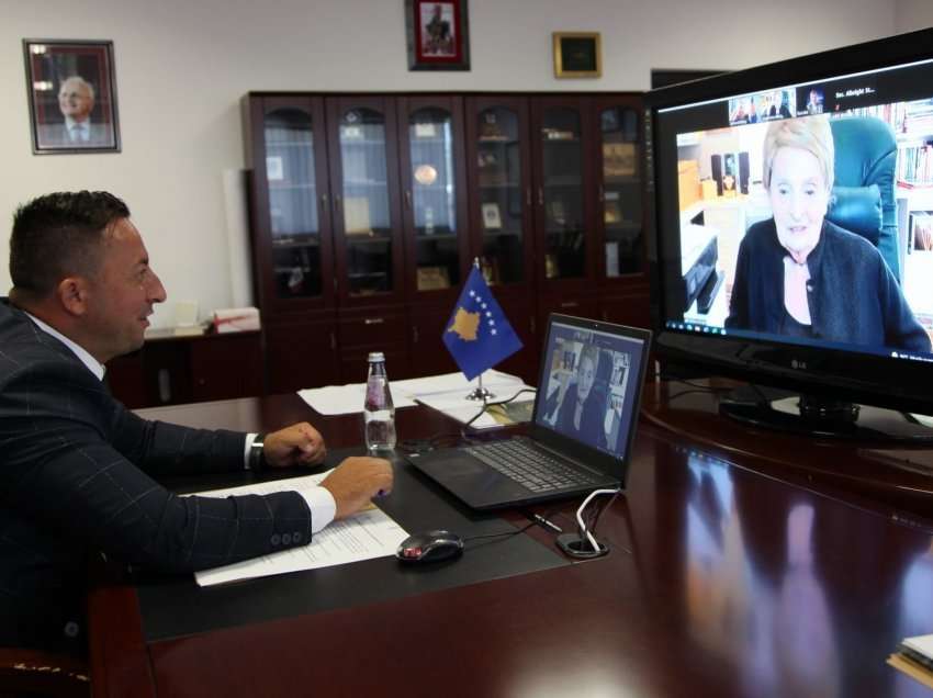 Ministri Mehaj bisedon me Albrightin, i thotë se Kosova është gati të anëtarësohet në NATO