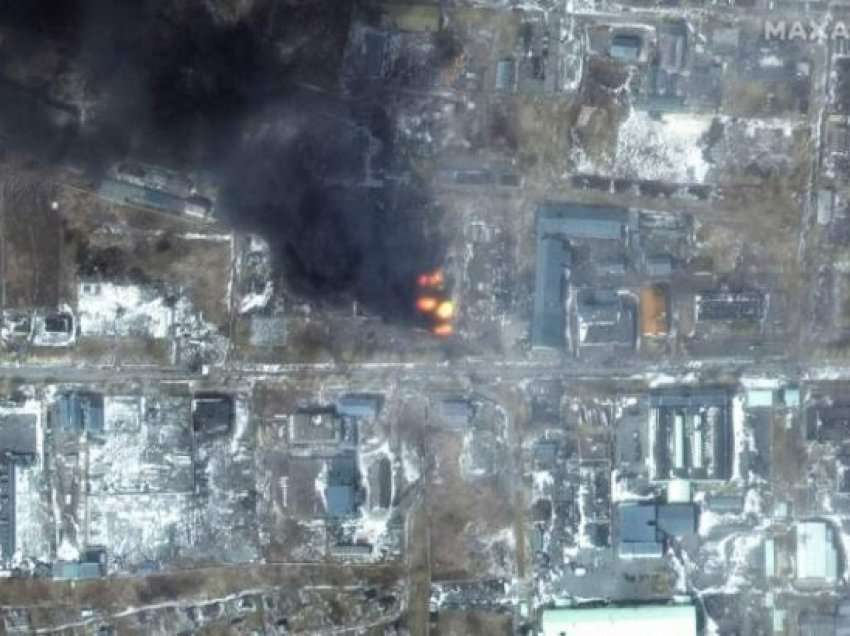 ​Fotot satelitore tregojnë shkatërrimin e zonave të banuara në Mariupol