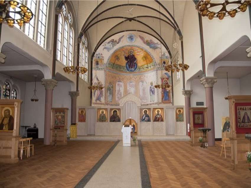 ​Kisha Ruse në Amsterdam do të ndahet nga Moska