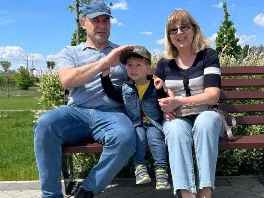 “Mami nuk mund të duroj, më vrit tani”/ Rrëfimi trishtues i një nëne ukrainase: Djali im vdiq në duart e mia duke sharë Putinin