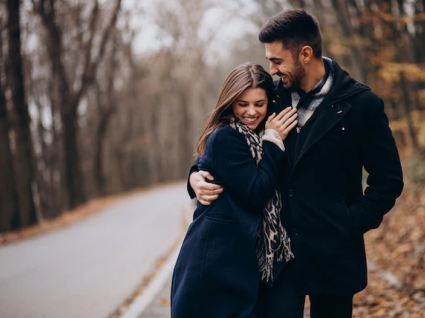 15 veprime të thjeshta që e bëjnë çdo marrëdhënie të zgjasë përgjithmonë