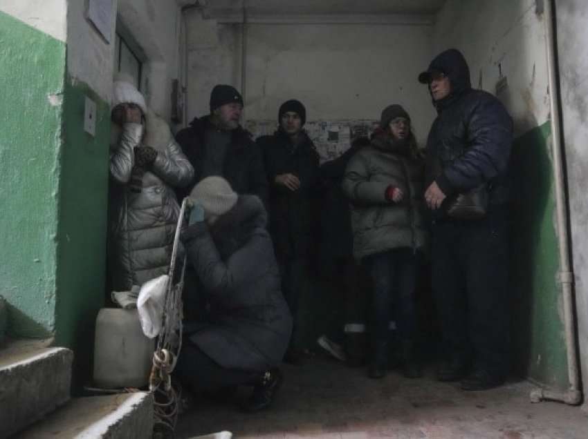 ​Rreth 350 mijë njerëz janë bllokuar në Mariupol pa ushqim e pa ujë