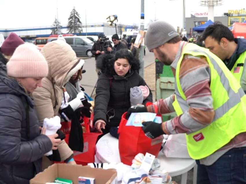 Kryebashkiaku amerikan në Poloni ofron ndihmë për refugjatët ukrainas